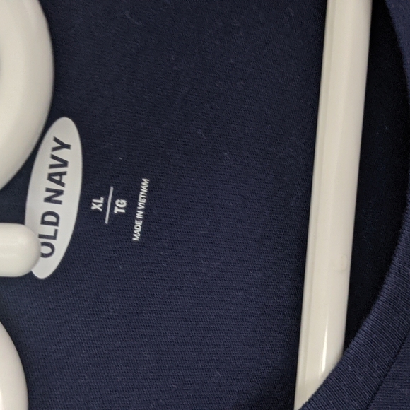 NWOT Old Navy Men's Canada Flag Graphic Logo T-shirt - Picture 6 of 6